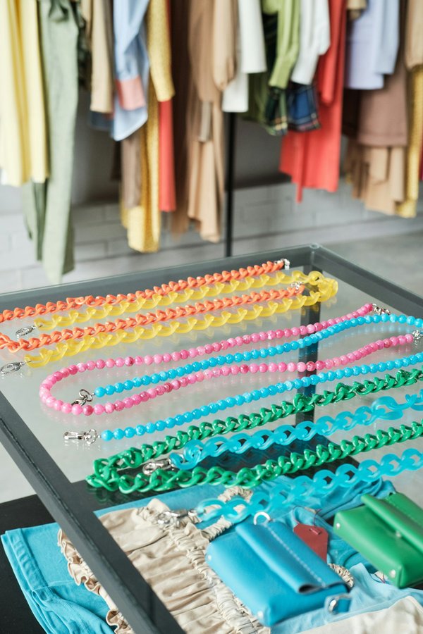 Nouvelle collection: prêt à porter et maroquinerie pour femme